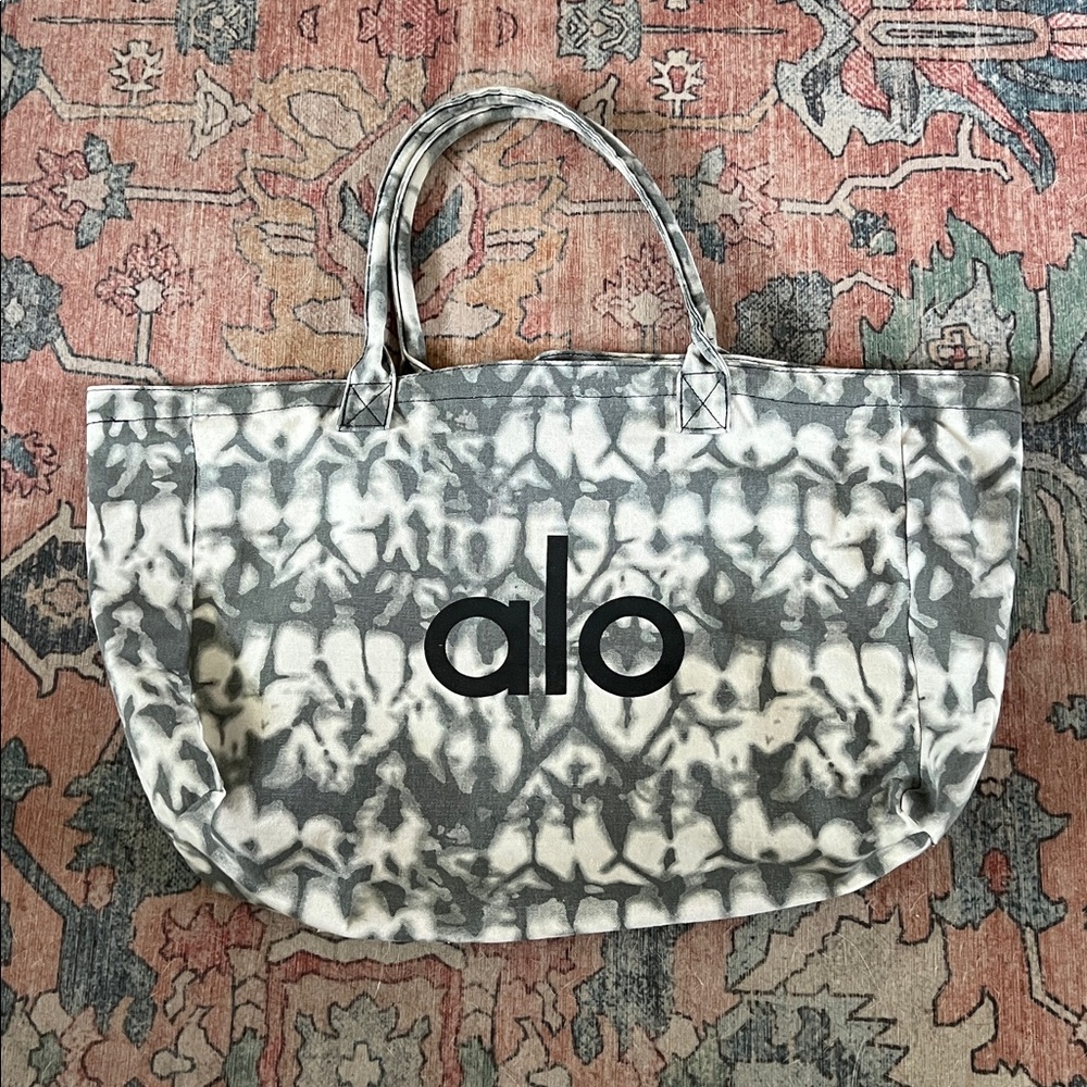 ALO Yoga Gray and White Tote Bag